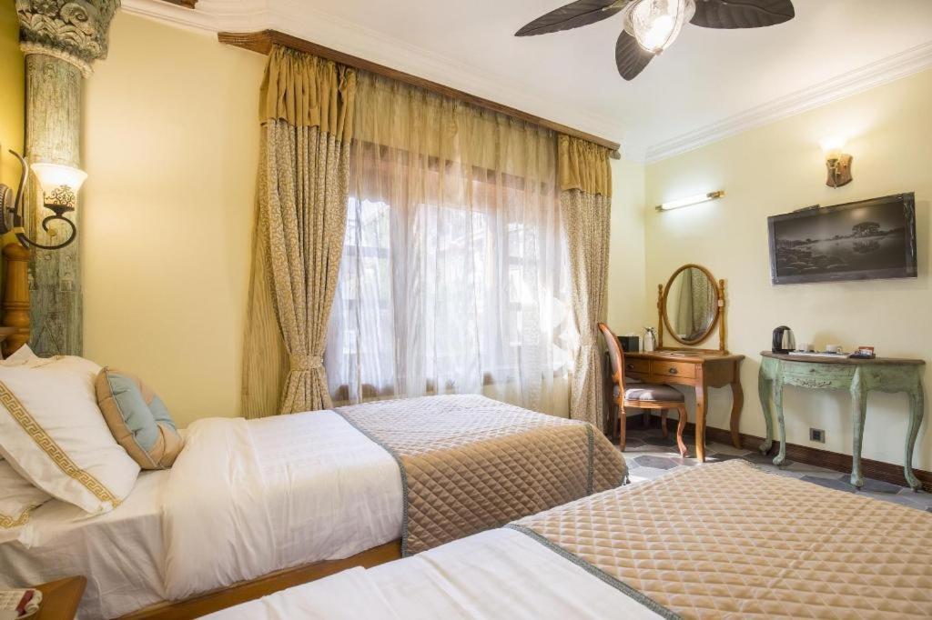 Heritage Hotel Suites And Spa Pokhara Kültér fotó