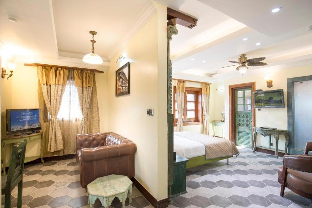 Heritage Hotel Suites And Spa Pokhara Kültér fotó